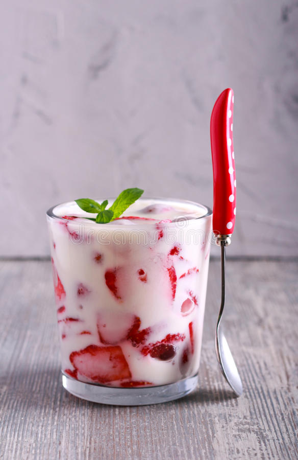 iogurte de morango - Nutrição na gravidez